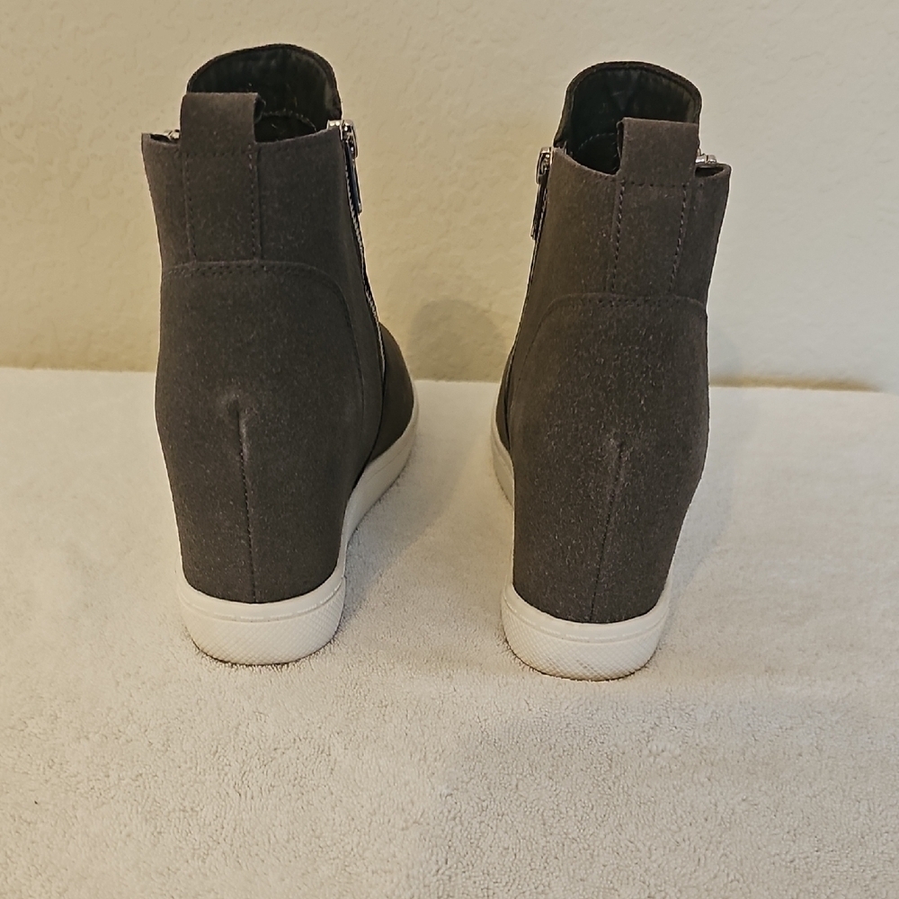 Athlefit Gray Ankle Side Zip  Booties Comfy Casual Size 9.5 EUC - Picture 10 of 12